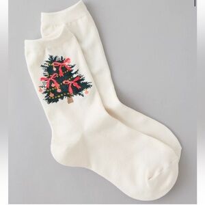 AE OS White Green Festive Holiday Christmas Tree at Ankle Crew Socks